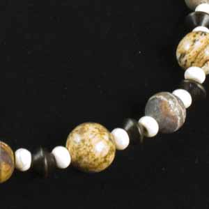 AGATE AND WOOD NECKLACE