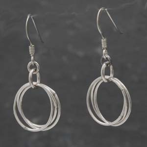 Siver earrings with 3 intertwined rings